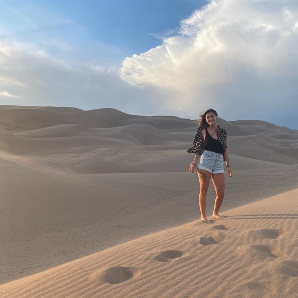 Meet your Posher, Jaclyn - Picture 4 of 4